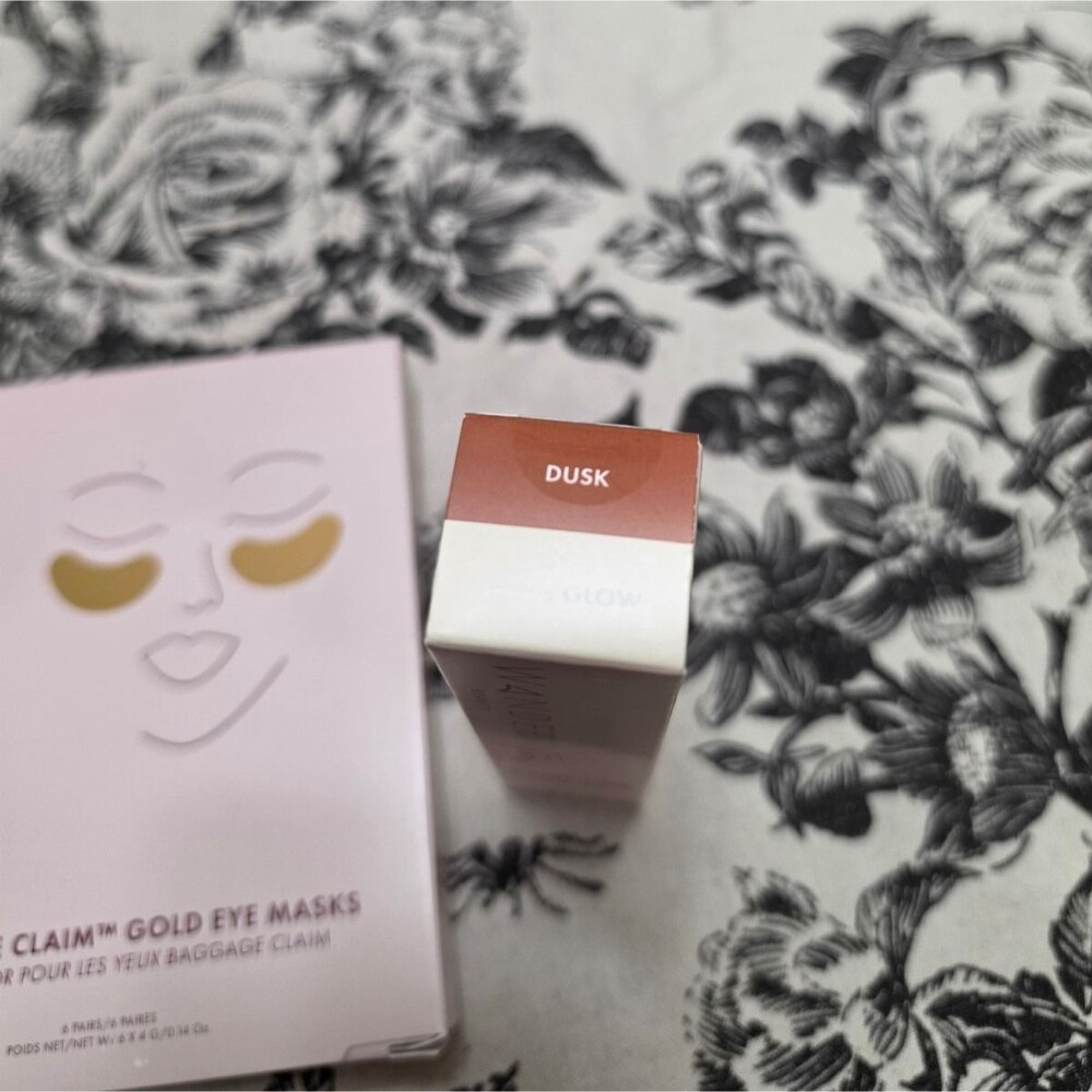 RETAILS for $64 Wander Beauty Bundle  Eye Masks & On-the-Glow Blush +Illuminator - Picture 2 of 8